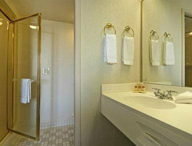 Гостиница Days Inn by Wyndham Blue Springs в Индепенденсе