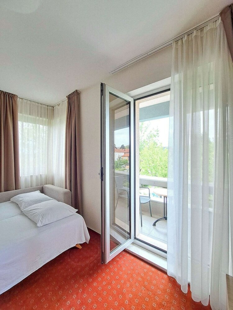 Фото Hotel Brotnjo