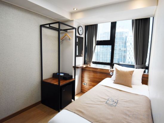 Фото 57 Myeongdong Hostel