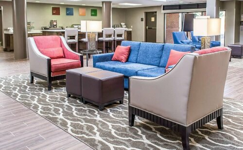 Гостиница Comfort Suites Near Potomac Mills в Вудбридже