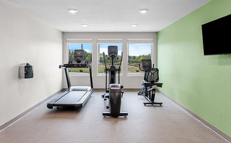 Фото Woodspring Suites Kansas City Airport