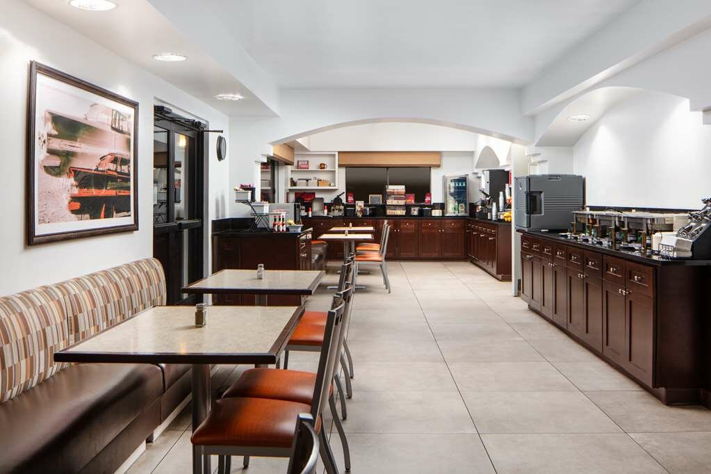 Фото Best Western Plus King's Inn & Suites