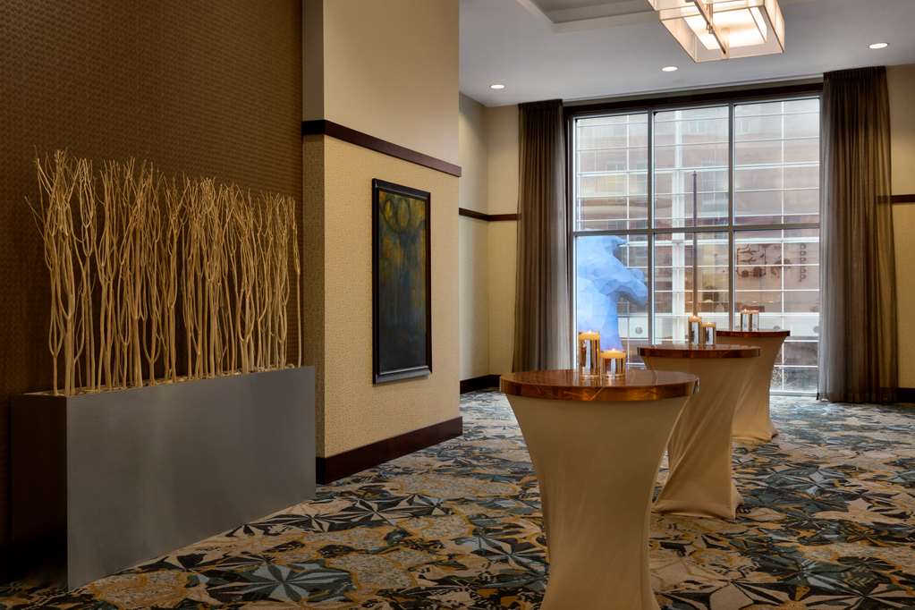 Фото Embassy Suites Denver-Downtown/Convention Center