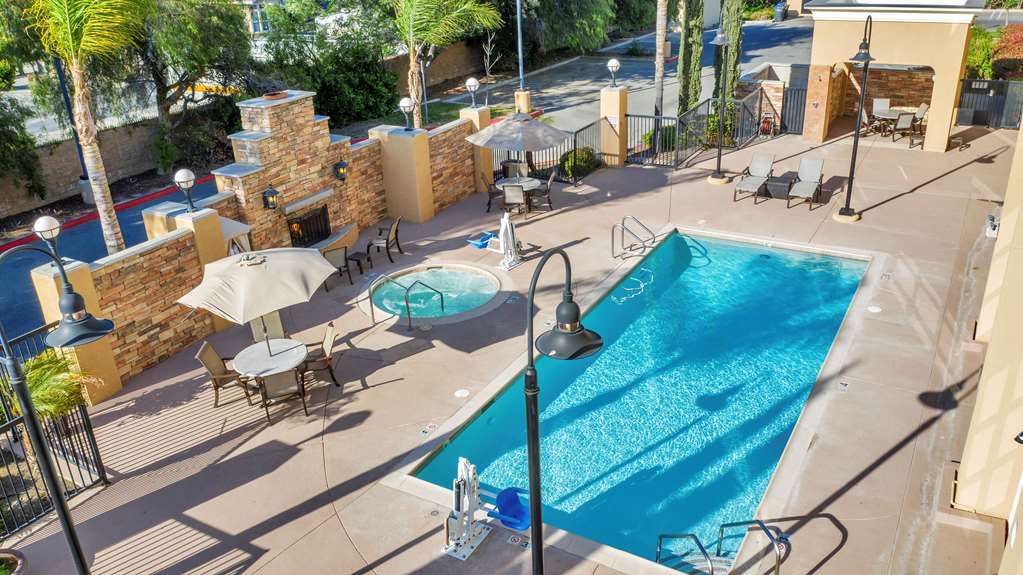 Фото Hampton Inn And Suites Hemet