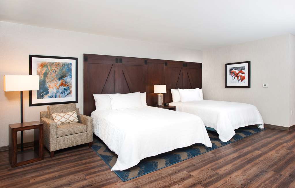 Фото Hilton Garden Inn Burbank Los Angeles