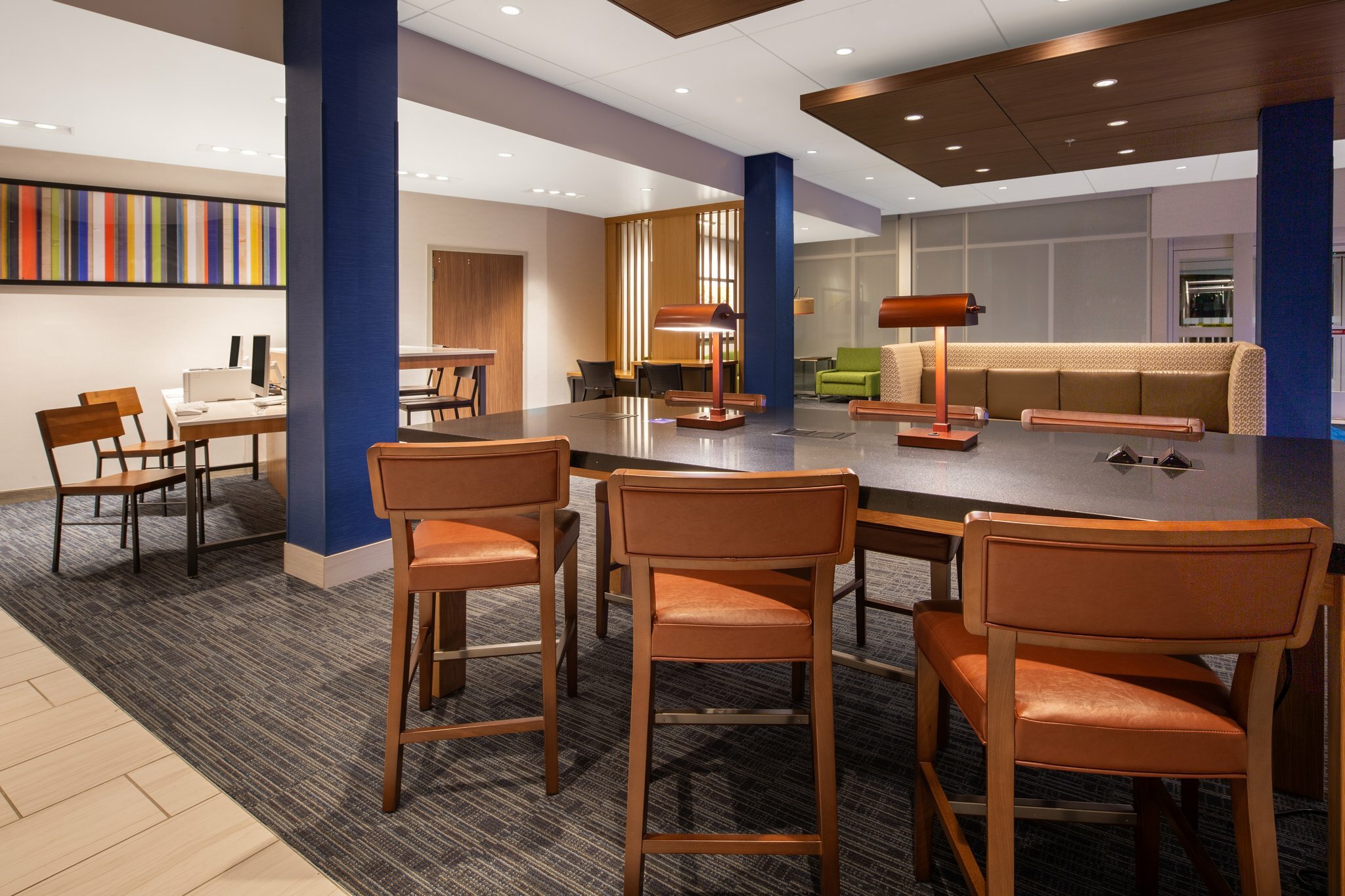 Фото Holiday Inn Express and Suites Chico