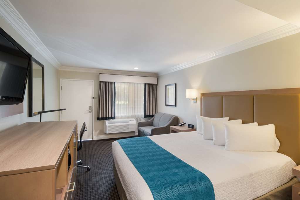 Фото Best Western Woodland Hills Inn