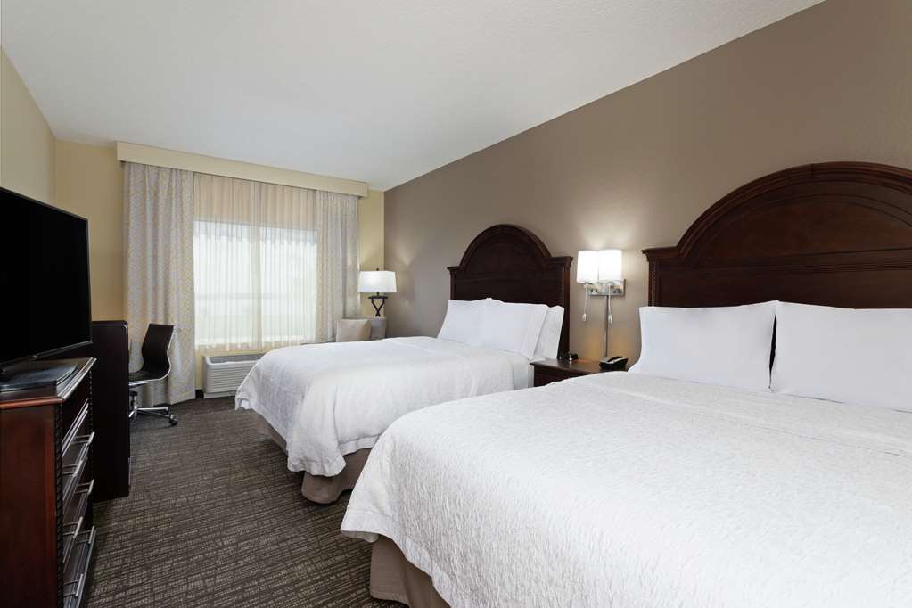 Фото Hampton Inn & Suites Wellington