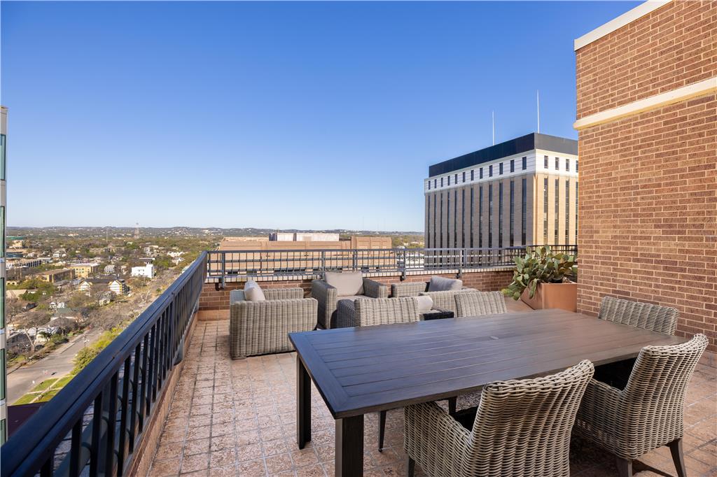 Фото DoubleTree Suites by Hilton Hotel Austin
