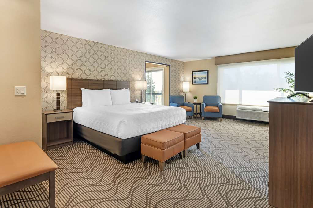 Фото Best Western Plus Heritage Inn
