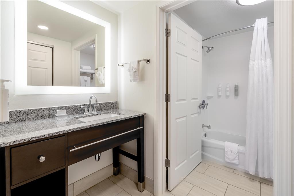 Фото Homewood Suites by Hilton Eatontown