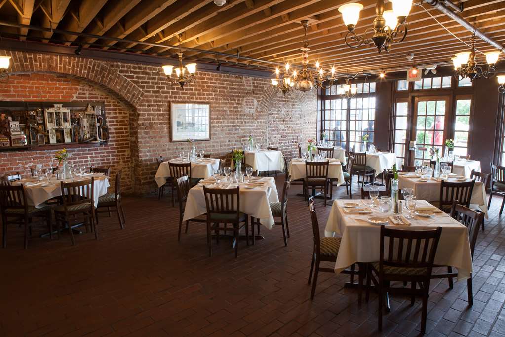 Фото The Cotton Sail Hotel, Tapestry Collection by Hilton