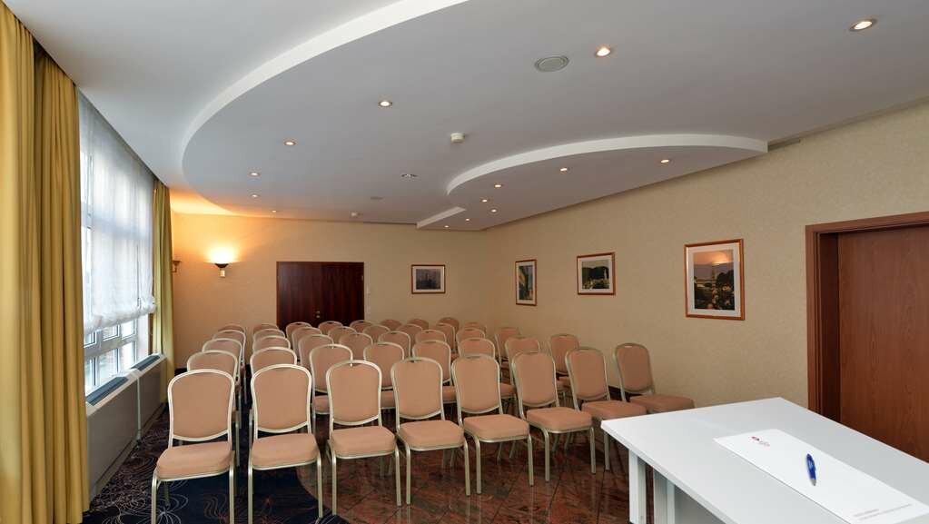 Фото Best Western Plus Delta Park Hotel