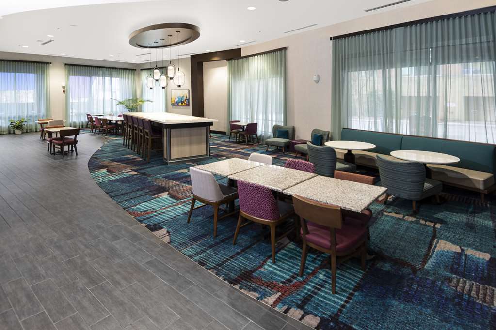 Фото Hampton Inn & Suites Raleigh Downtown
