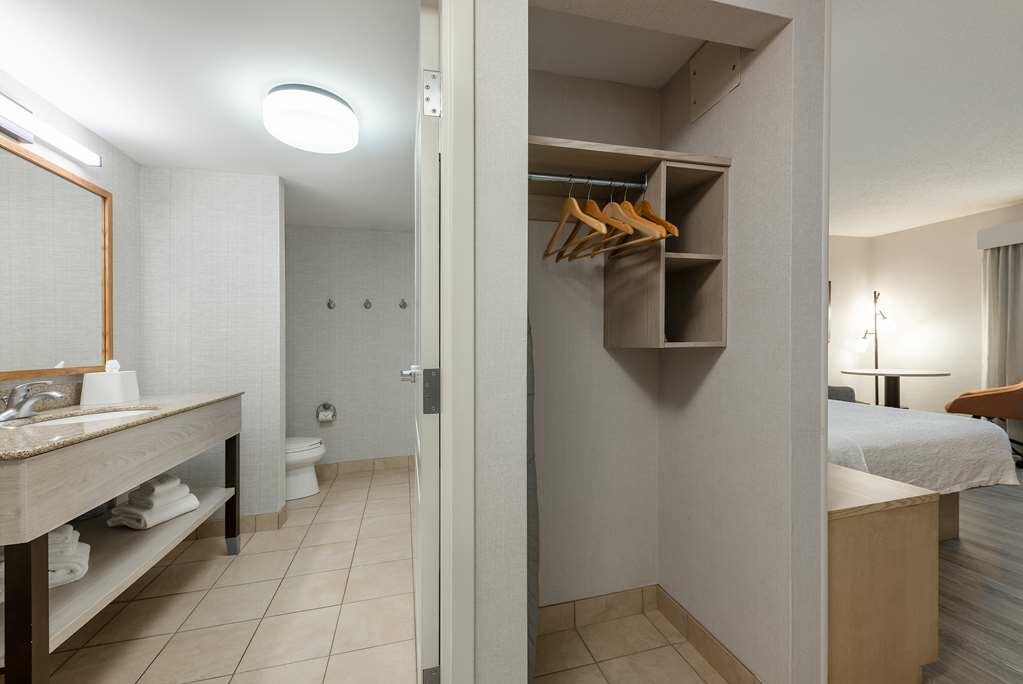 Фото Hampton Inn & Suites by Hilton Moncton