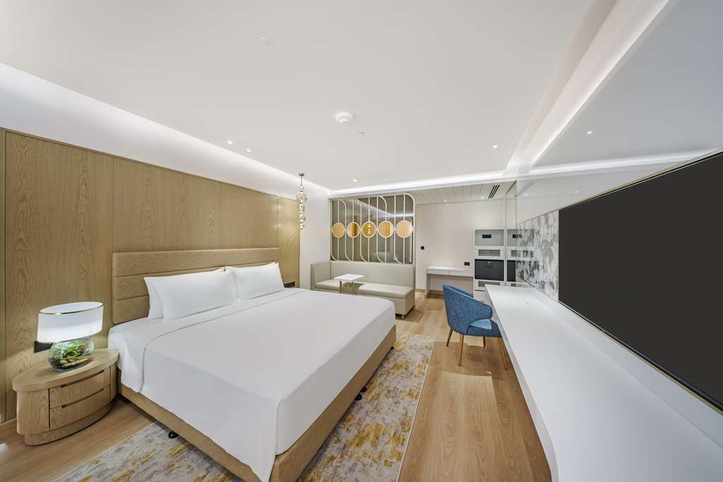 Фото Radisson Blu Hotel & Suites GRT Chennai