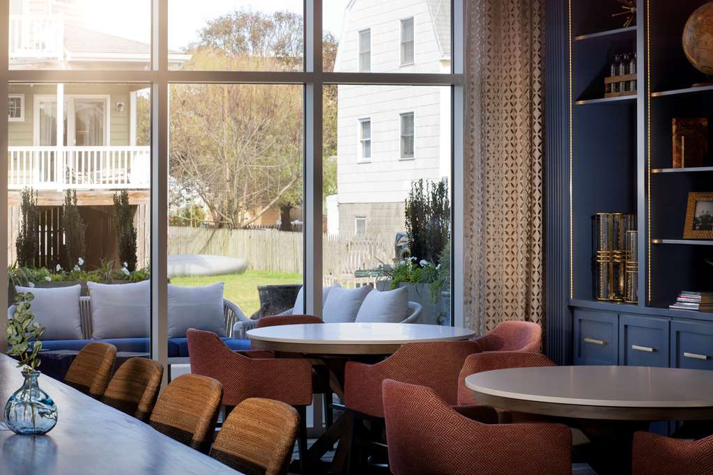 Фото Fenwick Shores, Tapestry Collection by Hilton