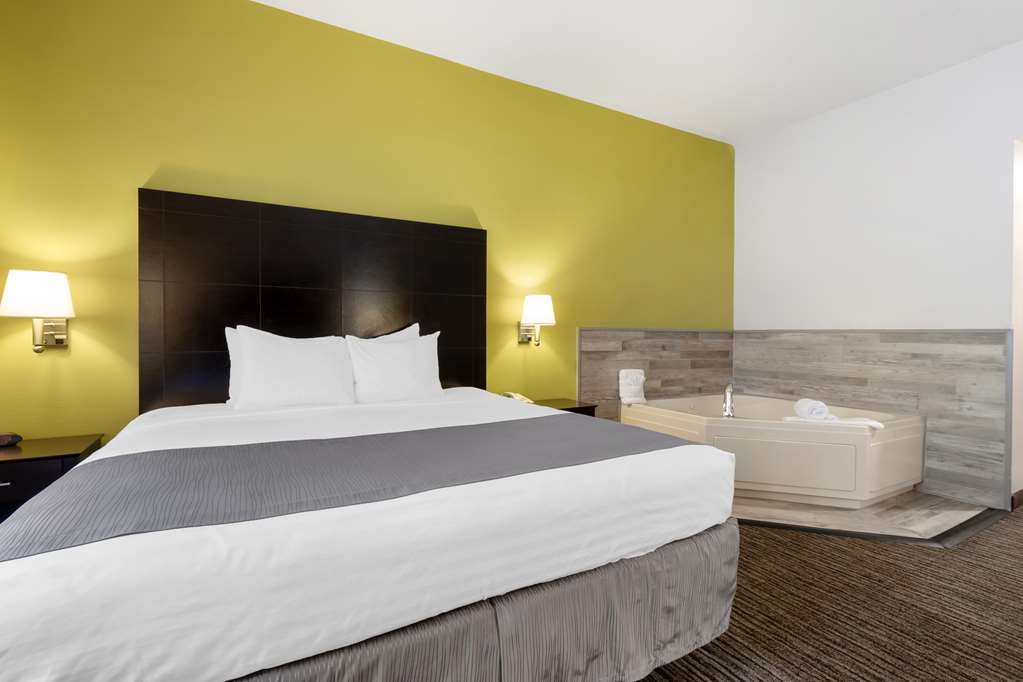 Фото Best Western Magnolia Inn and Suites