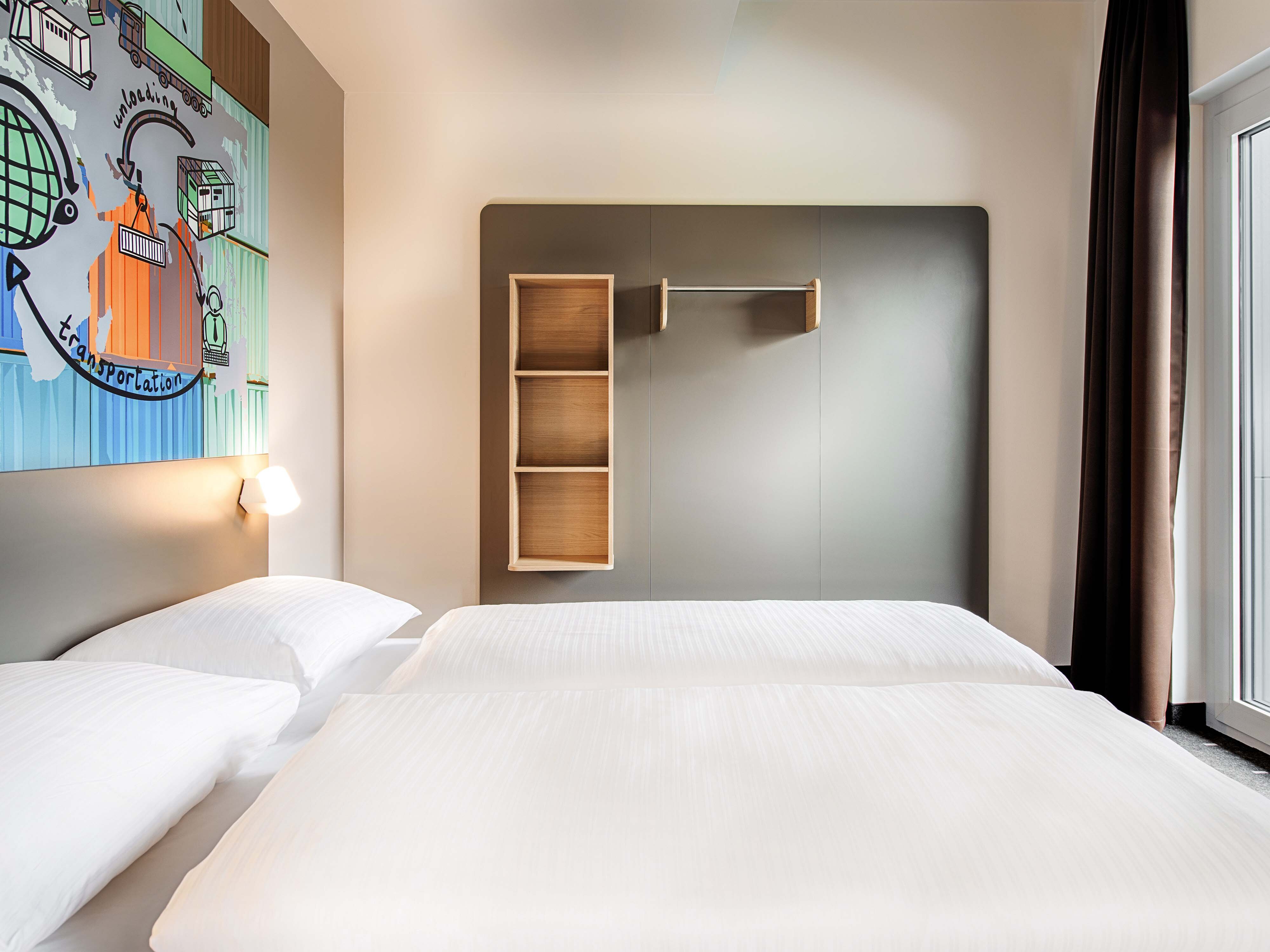 Фото B&b Hotel Stuttgart-Neckarhafen