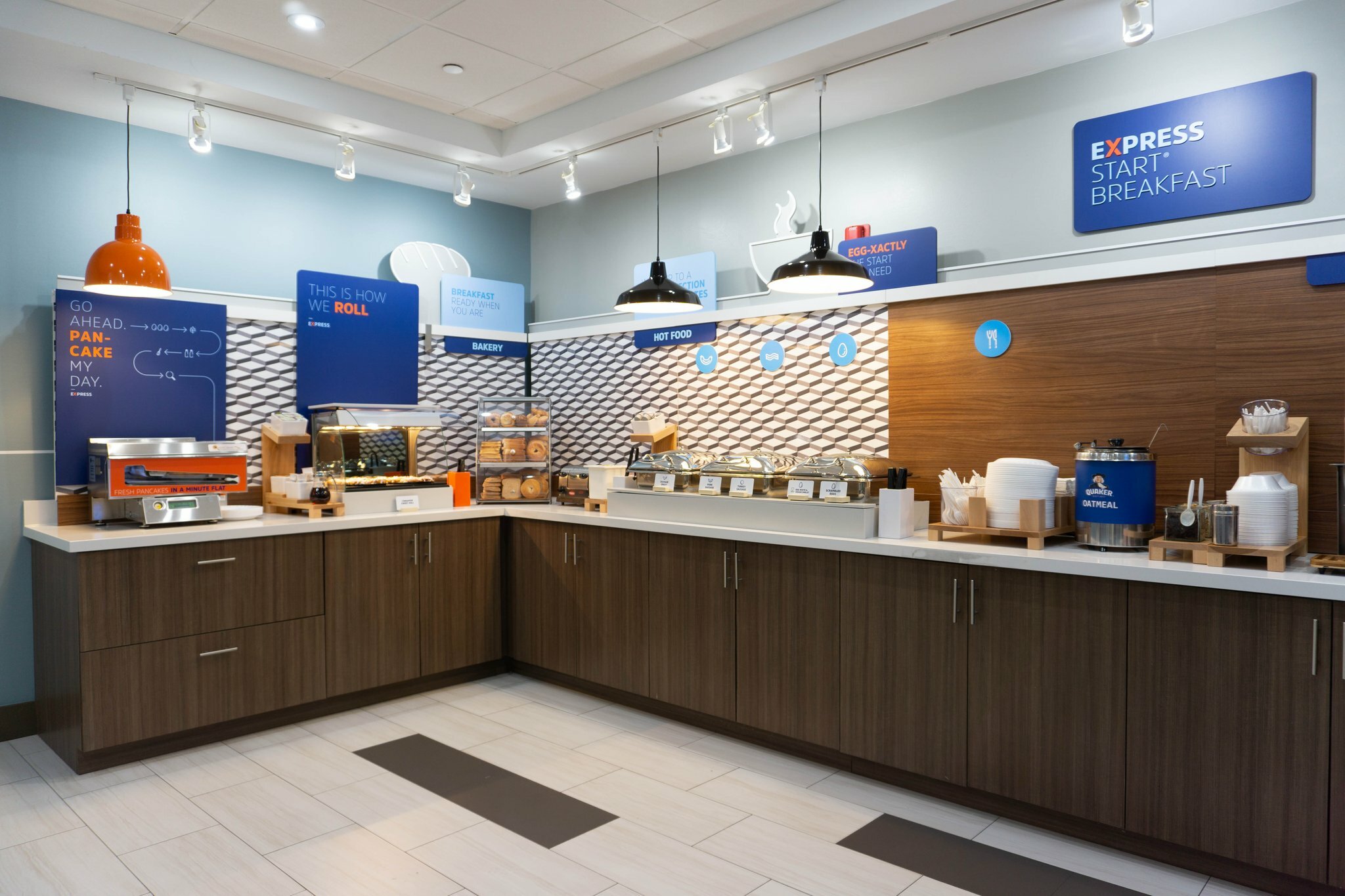 Фото Holiday Inn Express & Suites Los Angeles Downtown West