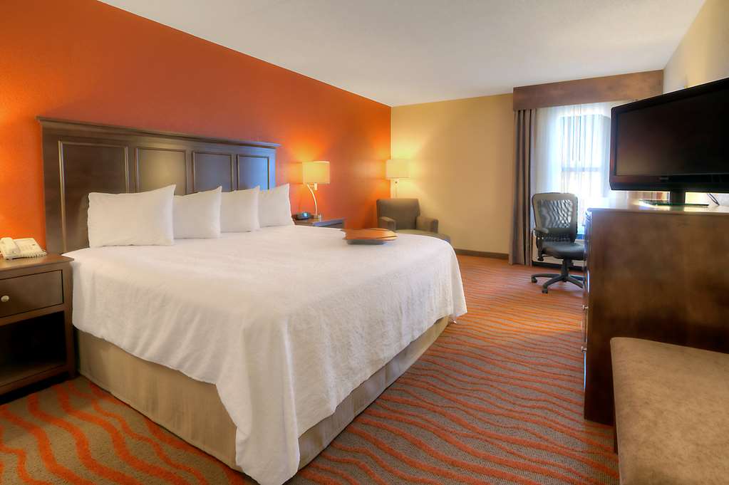 Фото Hampton Inn Russellville