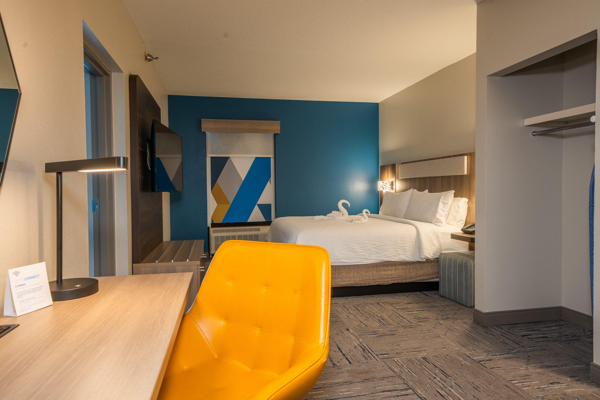 Фото Holiday Inn Express Hotel & Suites Tampa Northwest - Oldsmar, an Ihg Hotel