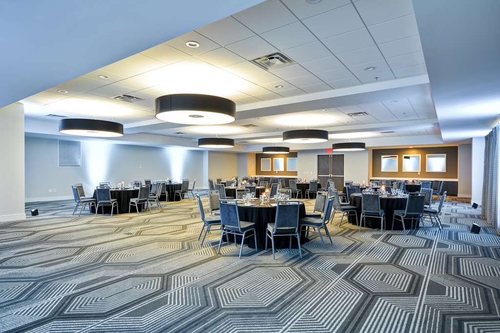 Фото Embassy Suites Hotel Charlotte