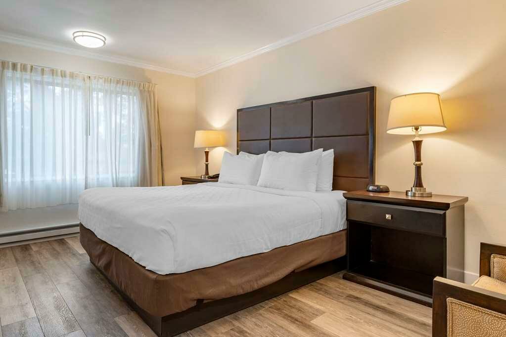 Фото Best Western Carmel's Town House Lodge