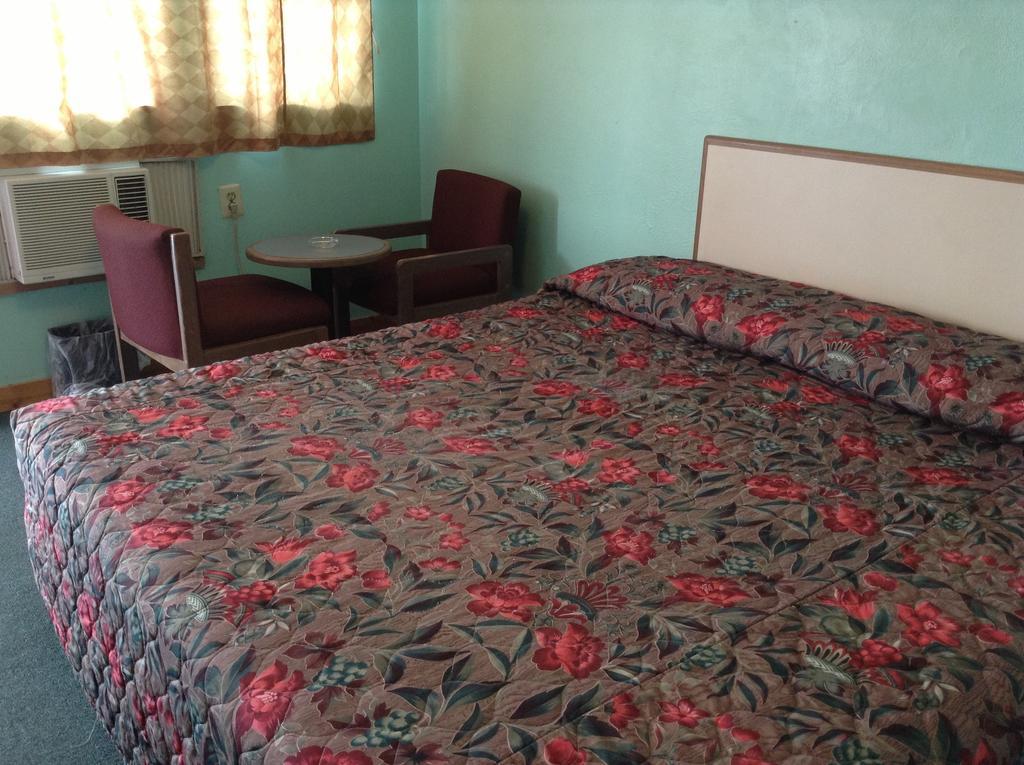 Фото New Sea Breeze Motel