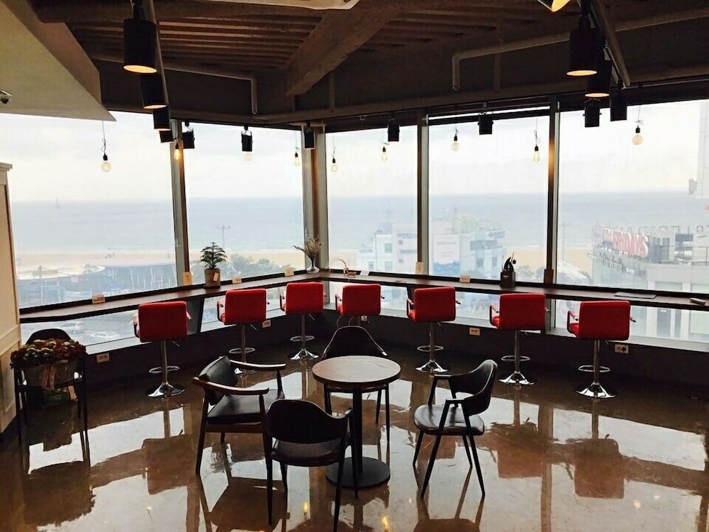 Фото L7 Haeundae by Lotte