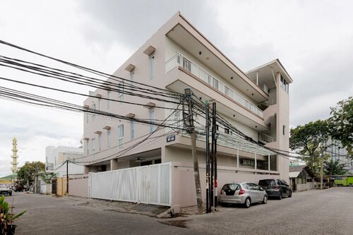 Гостиница RedDoorz near Taman Palem в Тангеранге