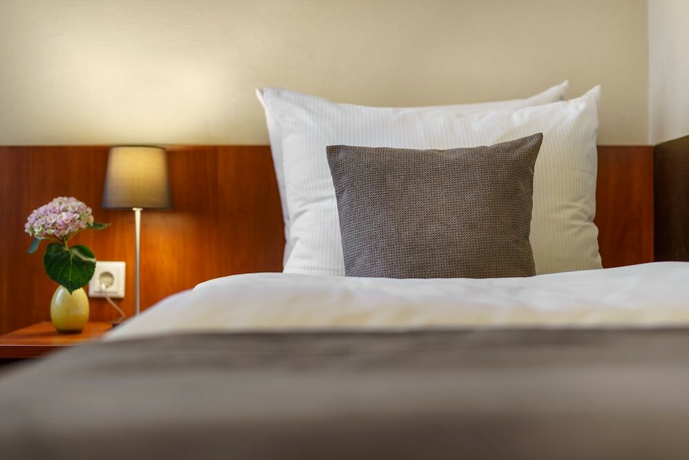 Фото Novum Hotel Kronprinz Hamburg