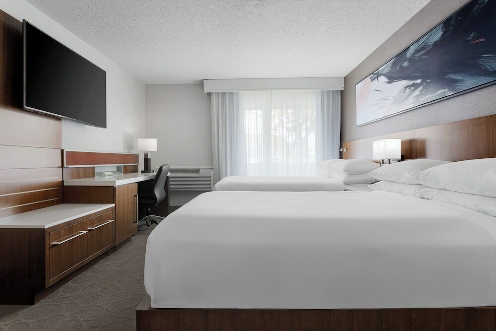 Фото Delta Hotels by Marriott Burlington