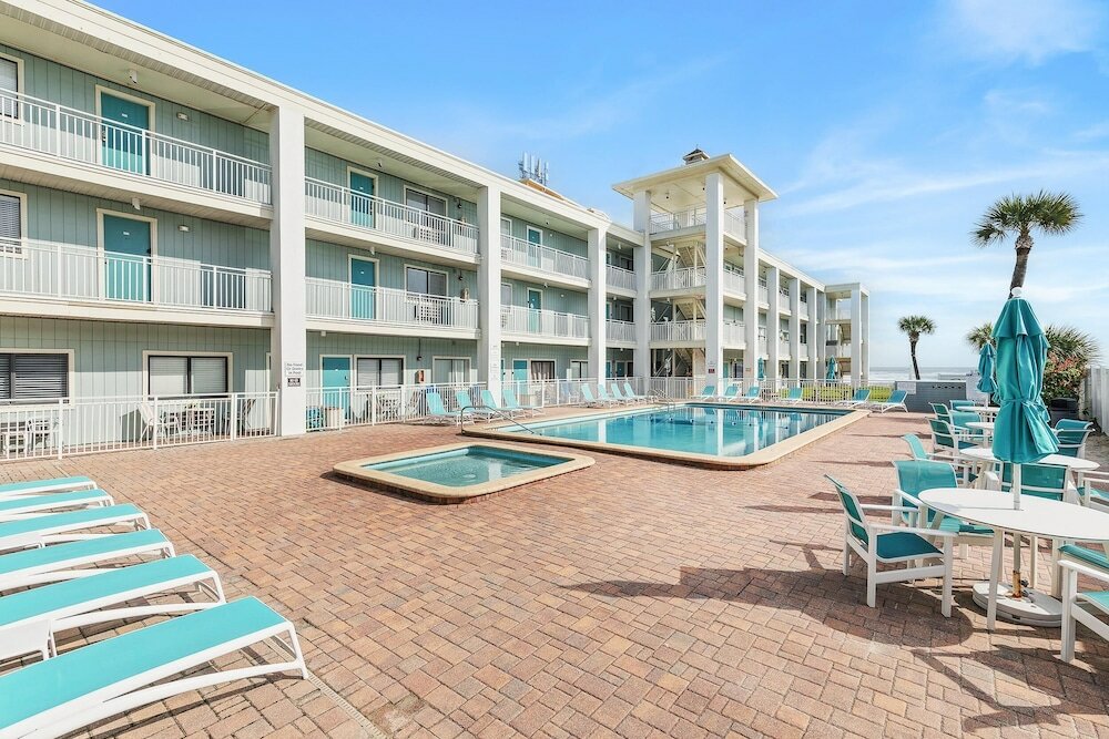 Фото Coastal Waters Inn