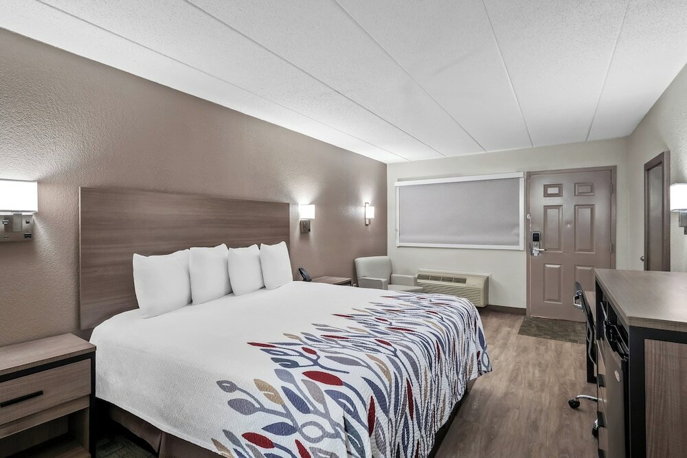 Фото Red Roof Inn Ann Arbor - University of Michigan South