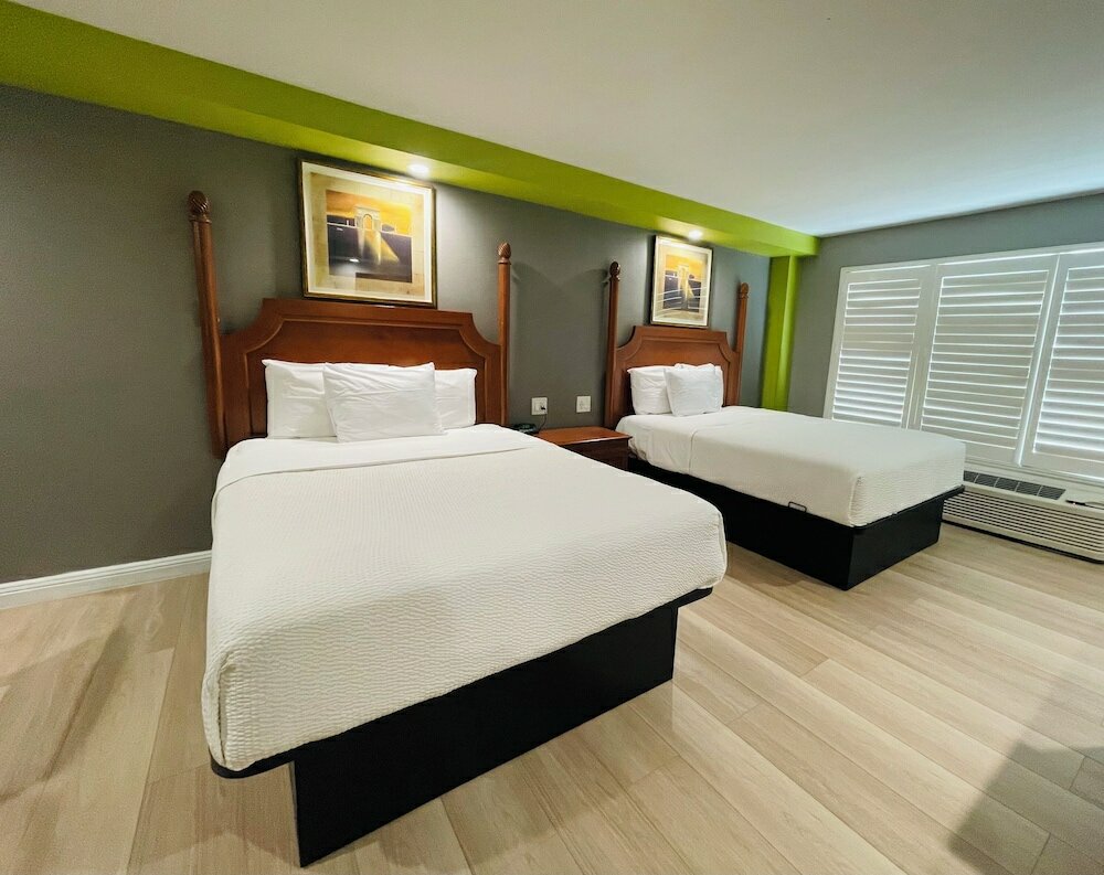Фото SeaScape Inn - A FairBridge Hotel