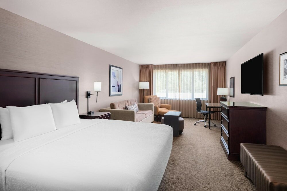 Фото Silver Cloud Hotel Bellevue Eastgate