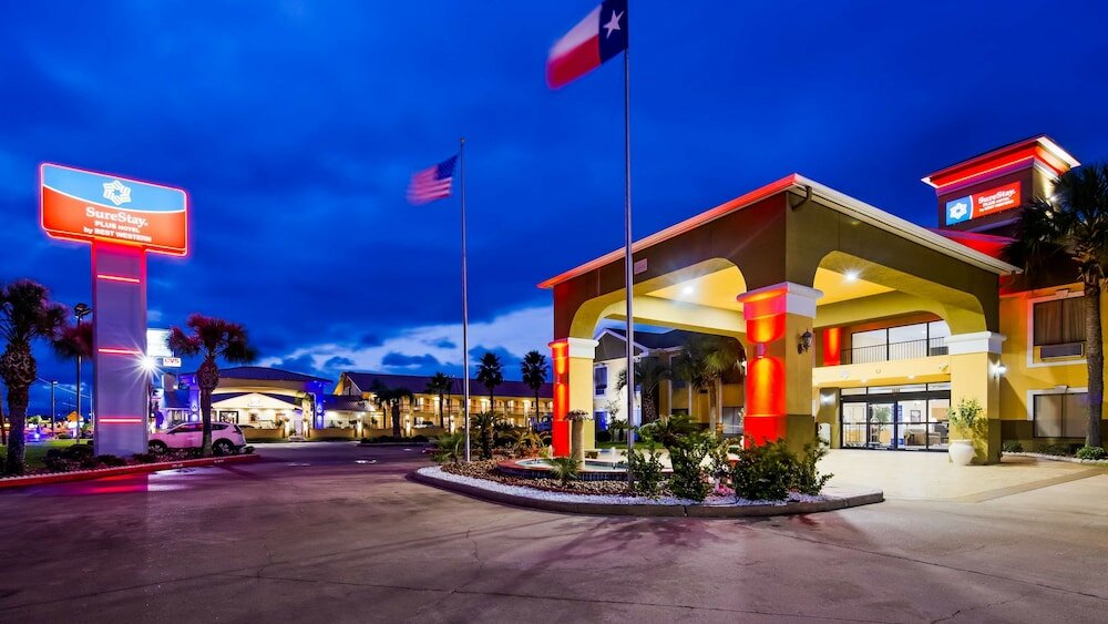 Фото SureStay Plus Hotel by Best Western Alvin