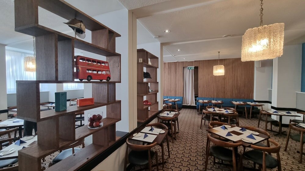 Фото Lancaster Hall Hotel London