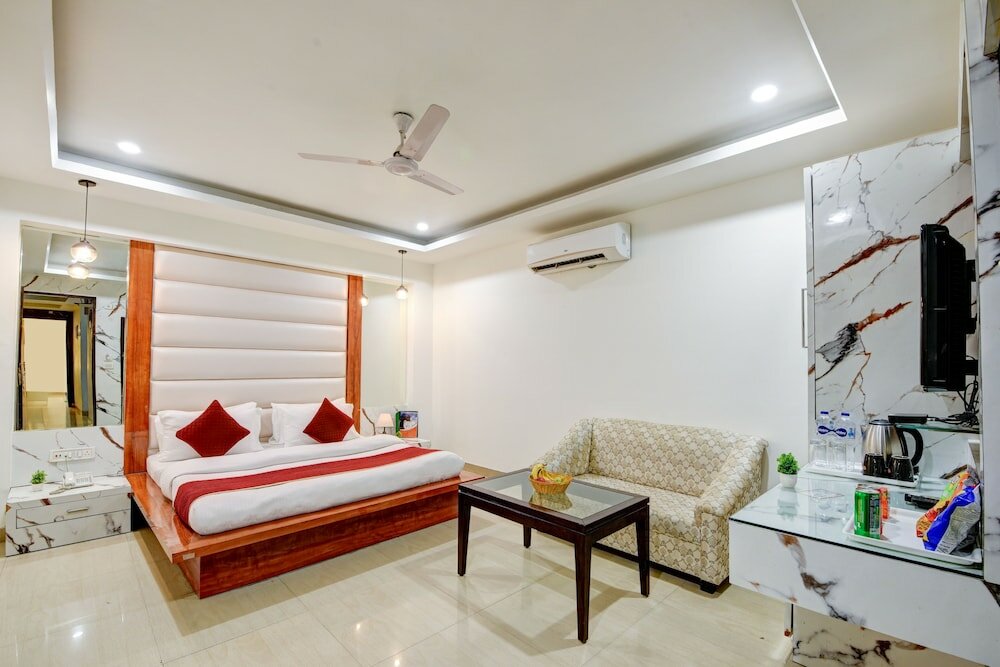 Фото Hotel Krishna Deluxe