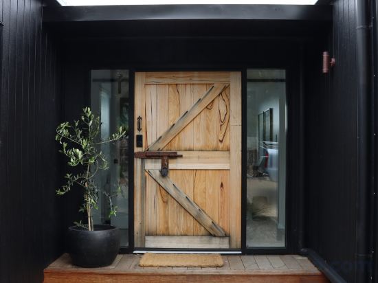 Фото Black + Shack