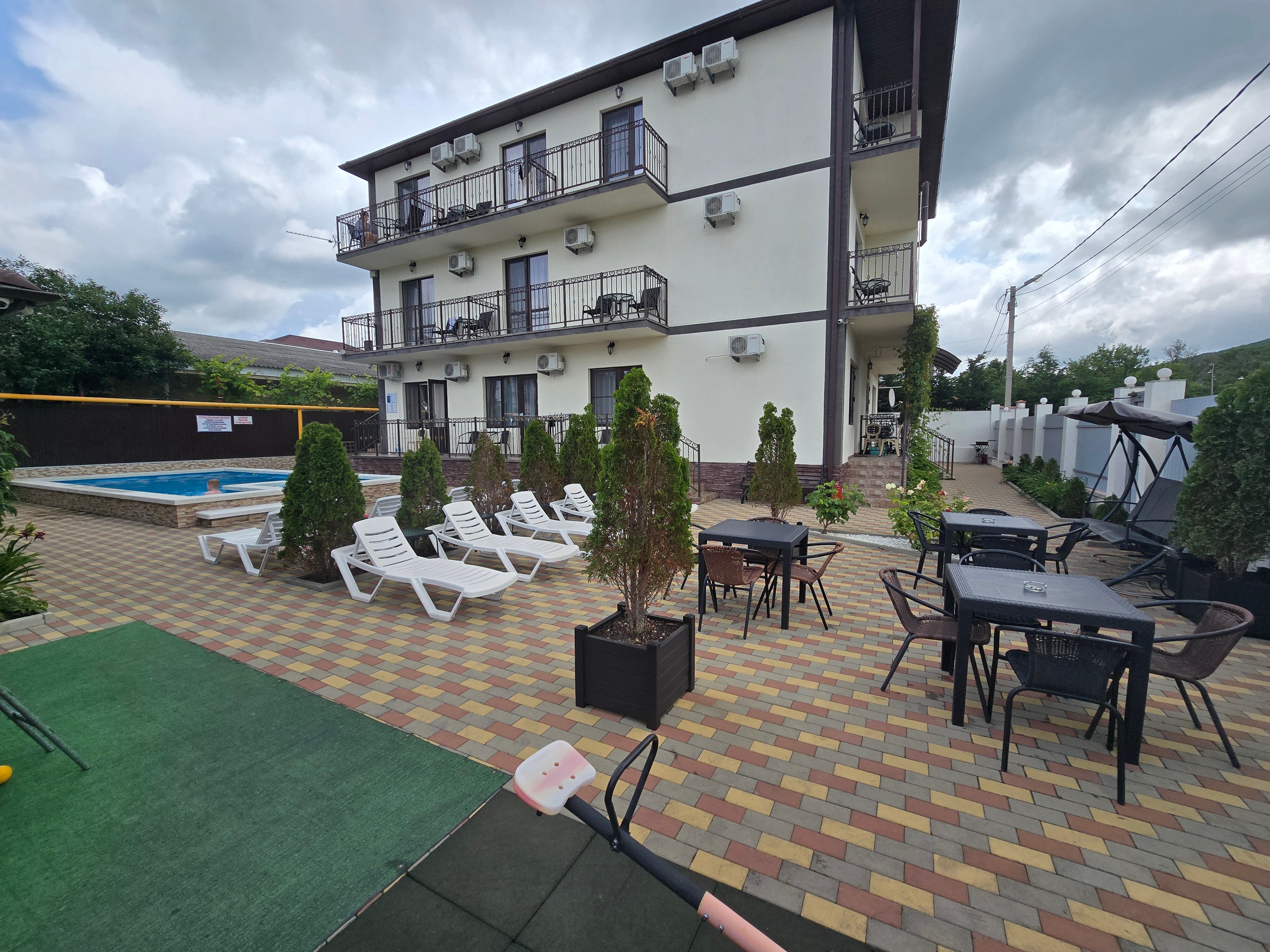 Фото Атмосфера