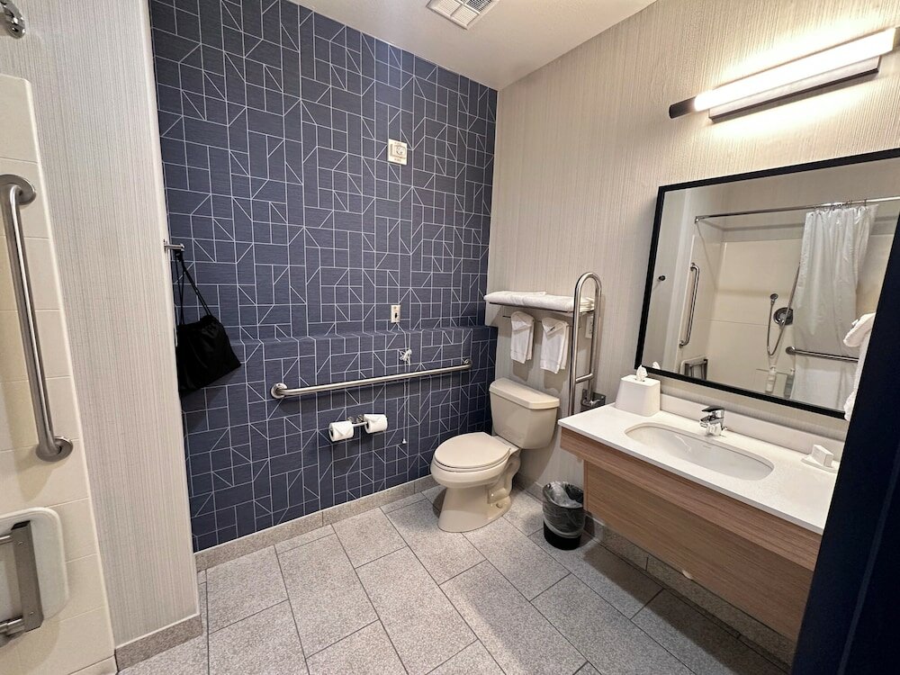 Фото Comfort Inn Guilford near I-95