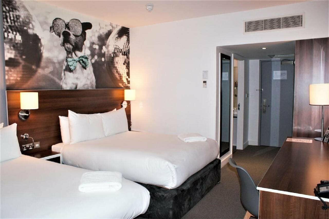 Фото Heeton Concept Hotel City Centre Liverpool