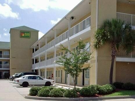 Гостиница InTown Suites Extended Stay Gulfport Ms в Галфпорте