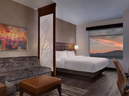 Фото Hyatt Place Las Vegas at Silverton Village