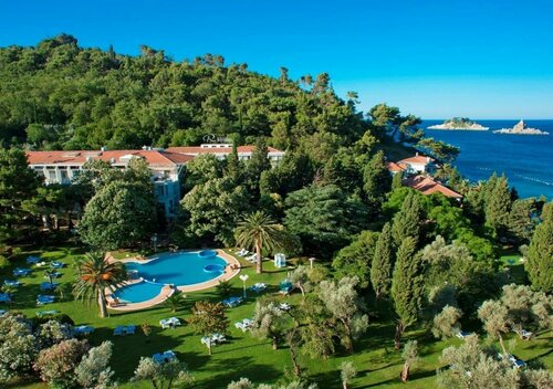 Внешний вид отеля Hotel Rivijera в Петровце, фото 1