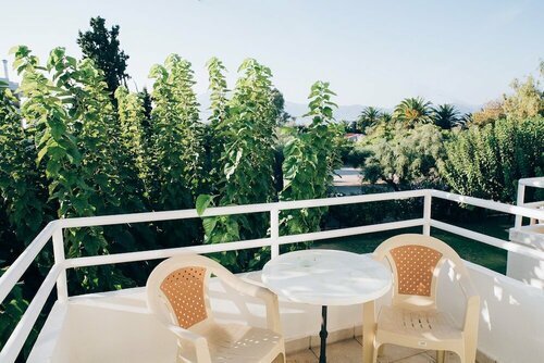 Гостиница Hotel Tzaki в Патрах