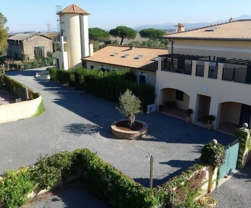 Гостиница Casale di Tormaggiore Villa and Country Suites в Помеции