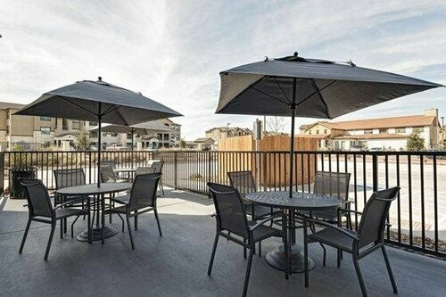 Гостиница Candlewood Suites Buda - Austin Sw, an Ihg Hotel в Буде